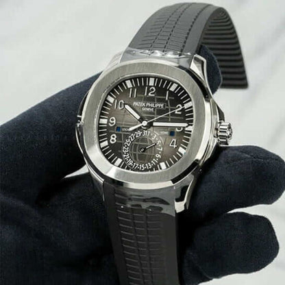 Patek Philippe Aquanaut „Dual Time“ Supreme